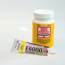 Pegamentos para needle felting