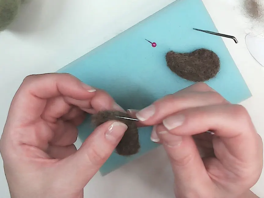 Cómo fieltrar formas planas con needle felting paso a paso 4 Capas color 5